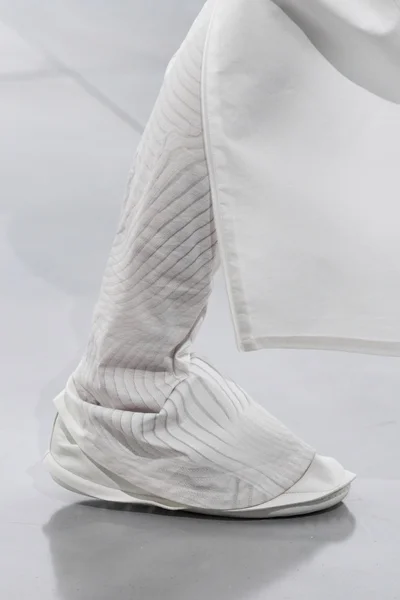 Look 13